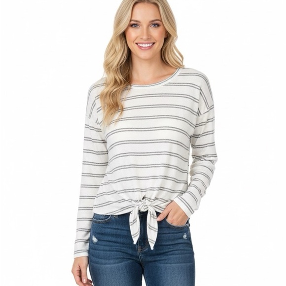 Caution to the wind tie front top - Picture 1 of 3